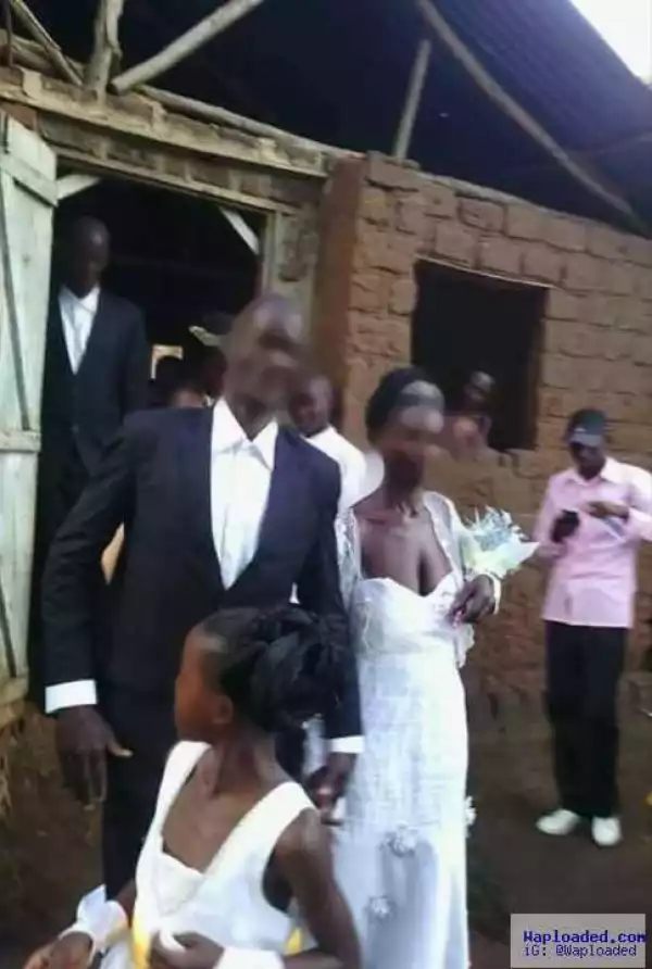 Photo: Bride Goes Braless On Her Wedding Day
